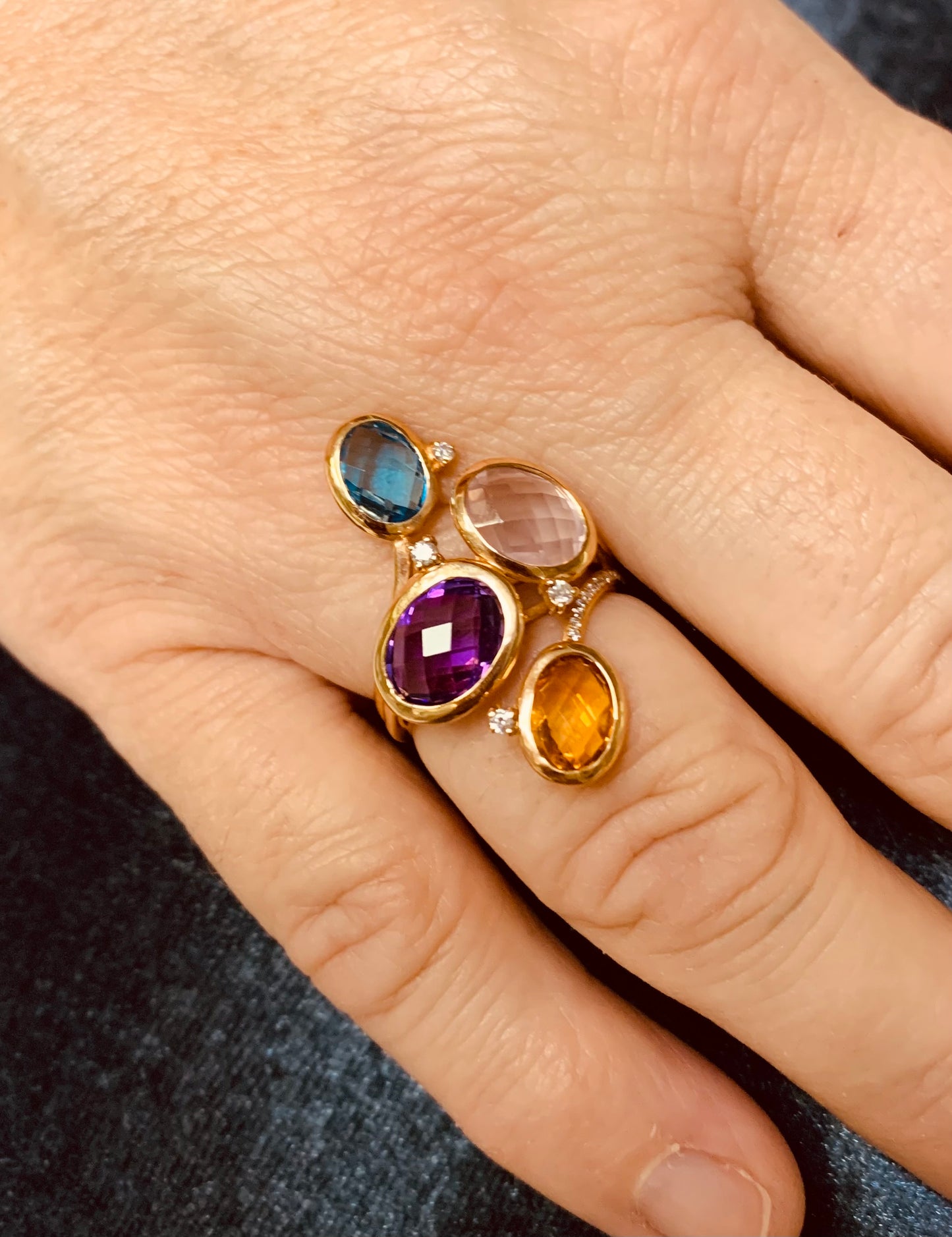 Coloured gemstones ring